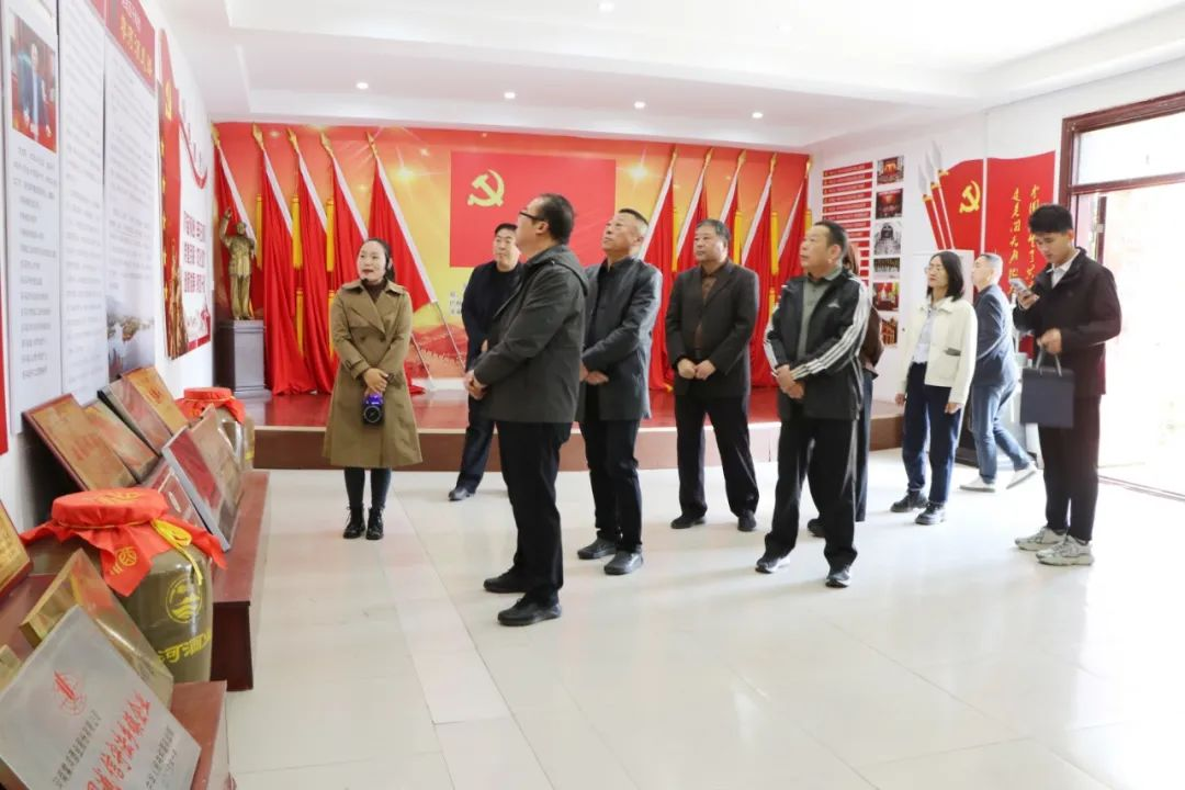 哈密市退役軍人事務局黨組副書記、局長畢名強一行蒞臨棠河集團調研指導工作